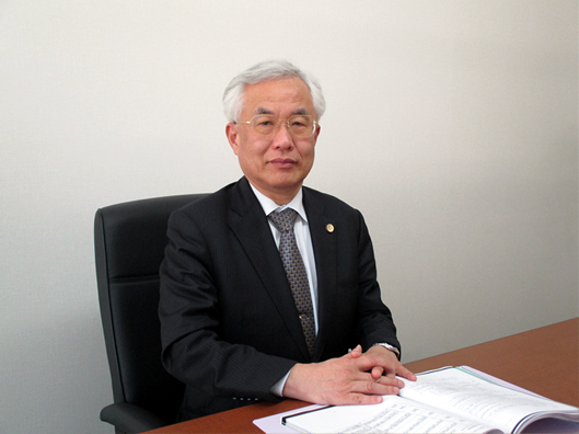 弁護士　小川達雄（おがわ　たつお）